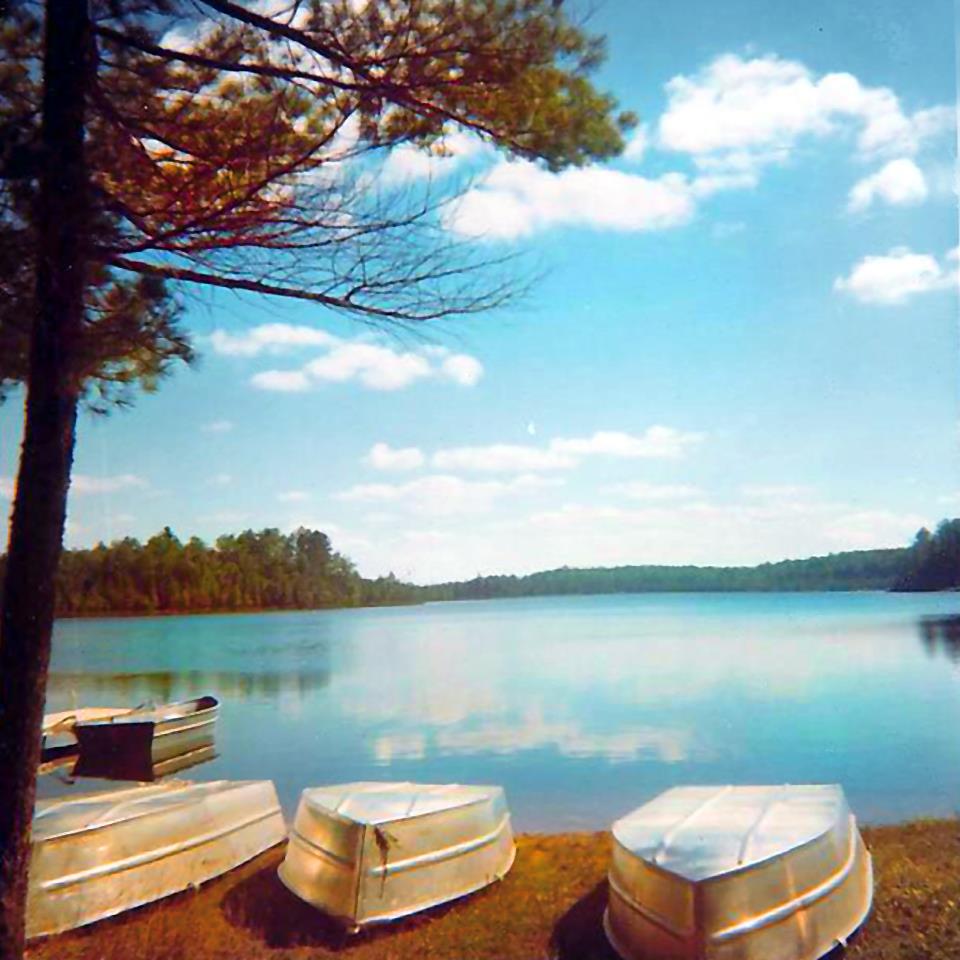 Boating beach on Denton Lake